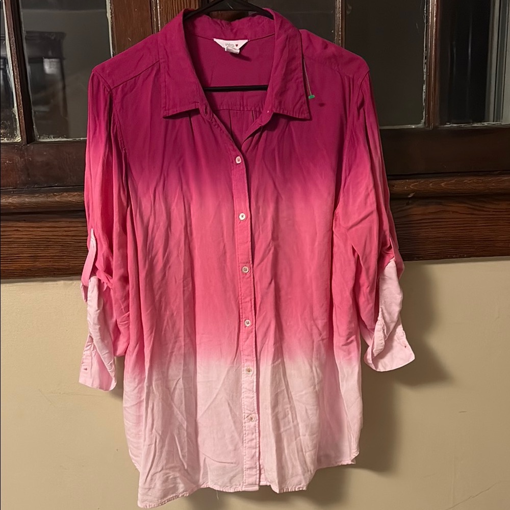 Intro Pink and White Gradient Blouse with Versatile Style